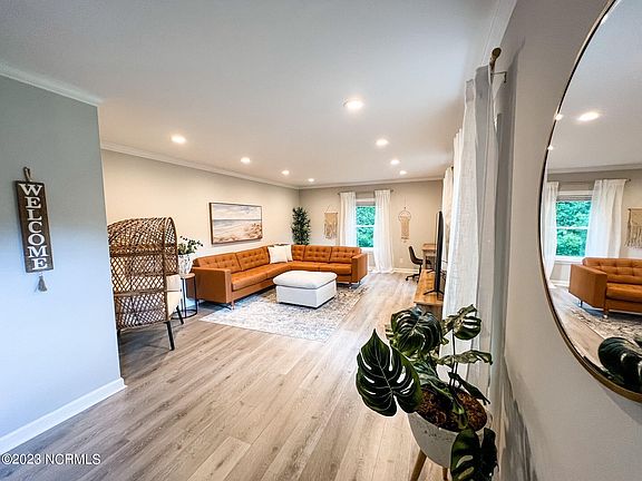 4th image of 102 Lockwood Drive