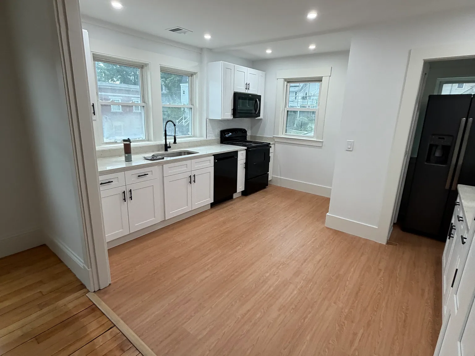 3 bed, 1584 sqft, $3,500 — Photo 3