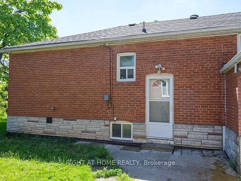 6 Bellvare Cres — Photo 10