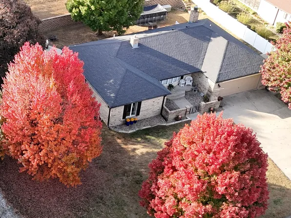 9 Country Club Ln, Shenandoah, IA 51601