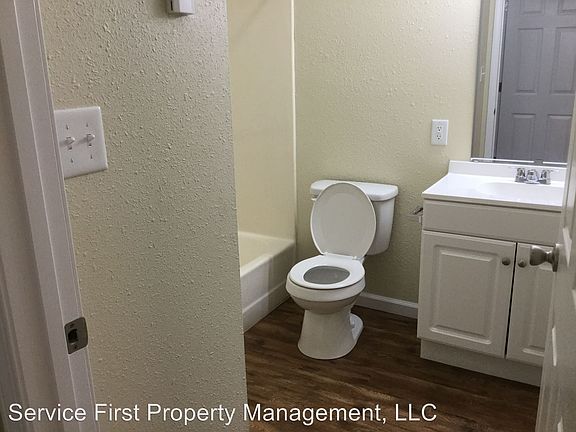 5th image of 8 Wallingford Dr APT 11