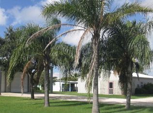 1412 W Jackson Ave, Port O Connor, TX 77982