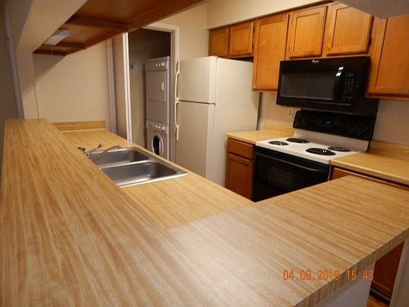 3rd image of 6326 Cambridge Dr APT 2