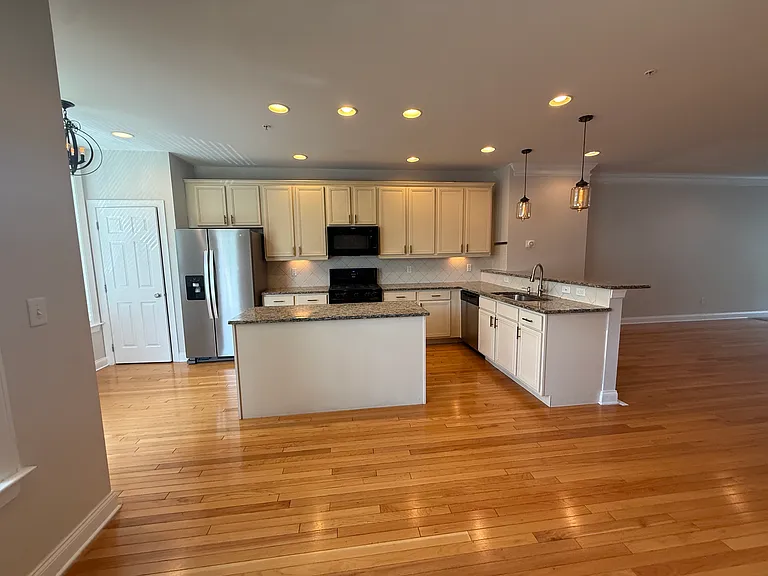 28 Moses Wheelock Ln #28 — Photo 4