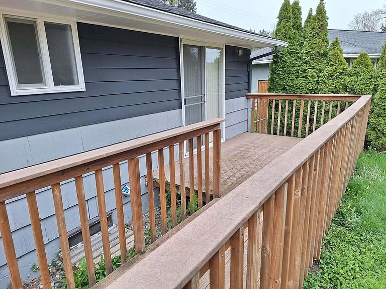 private deck space off primary bedroom