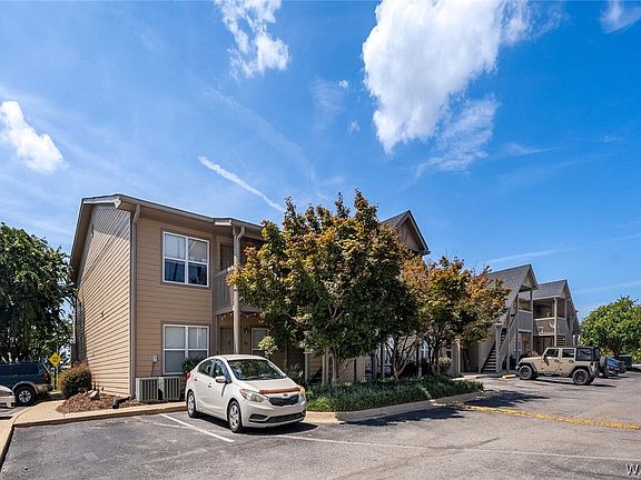 2nd image of 210 15th St E APT 4
