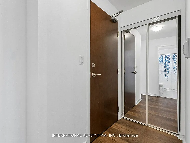 3391 Bloor St W #1011 — Photo 3