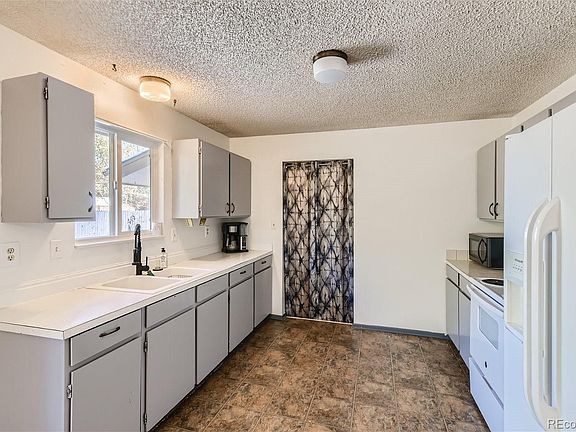 4th image of 910 Dogwood Avenue