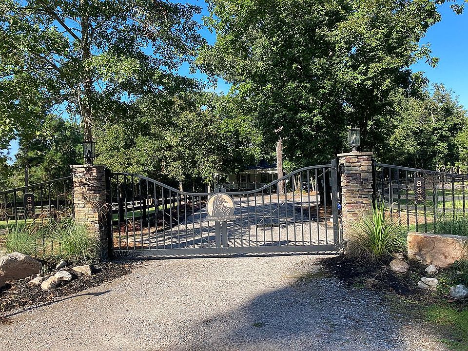 Entrance gate