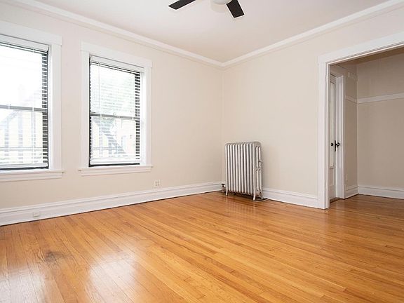 4th image of 2535-37 N Seminary Ave #25373