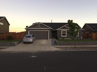 3894 Creekside Dr NE, Albany, OR 97322