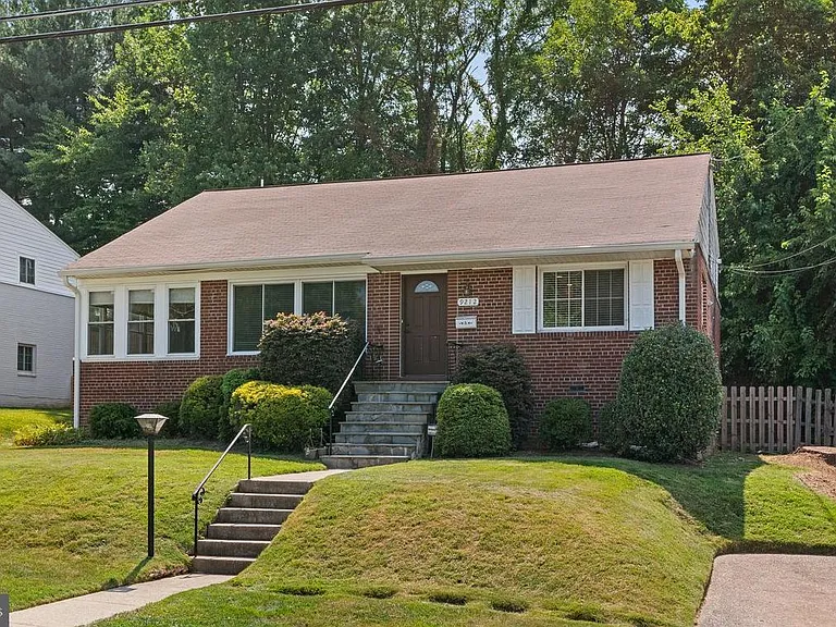 9212 Chanute Dr — Photo 1