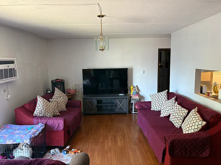 327 N Ardmore Ave #B — Photo 3
