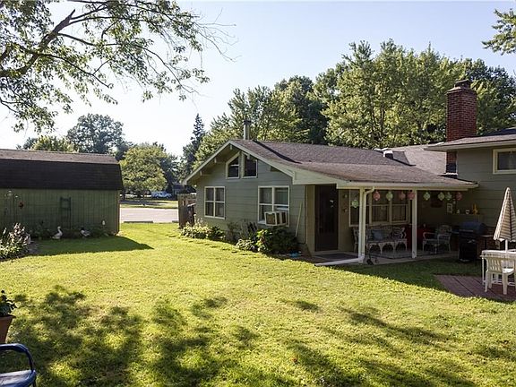 2nd image of 1072 Rosealee Ave