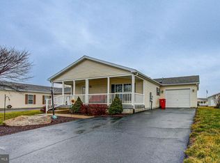 6 Nuthatch Ct E, Bechtelsville, PA