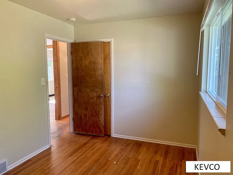 1400 Hillcrest Dr — Photo 9