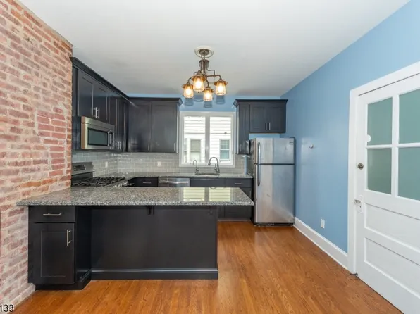 33 Glendale St, Nutley, NJ 07110