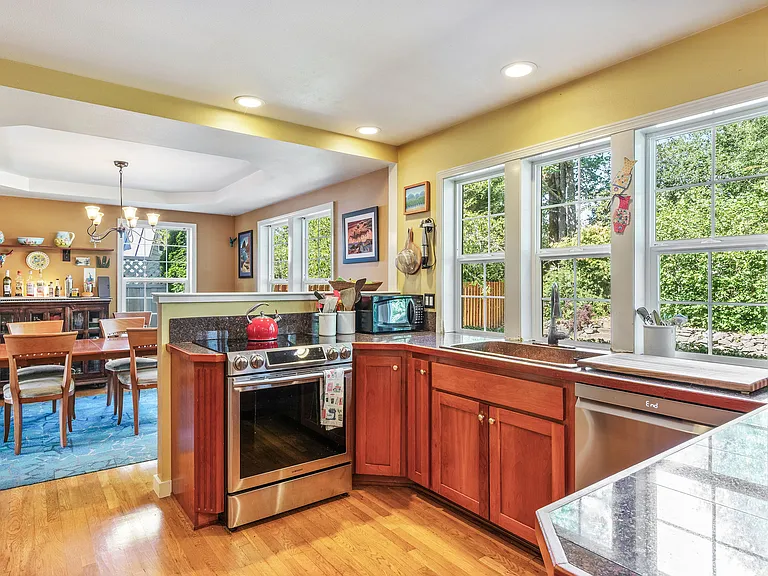 2178 Douglas Dr NE — Photo 15