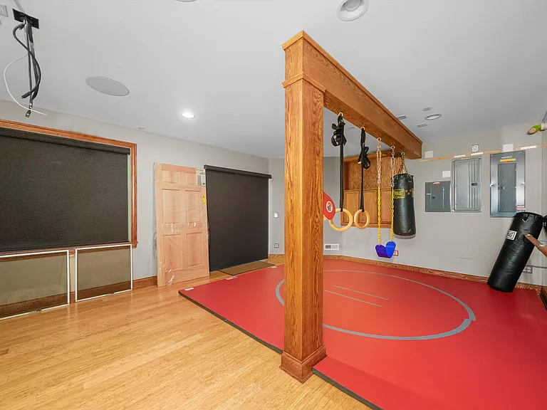 5670 Brentwood Dr — Photo 15