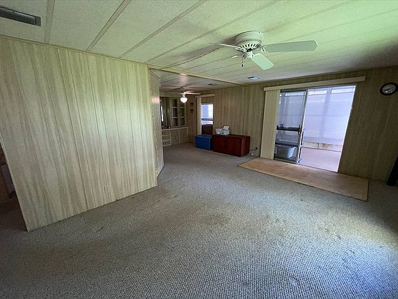 3rd image of 258 Windsor Dr