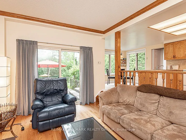 18 Hesse Cres — Photo 7