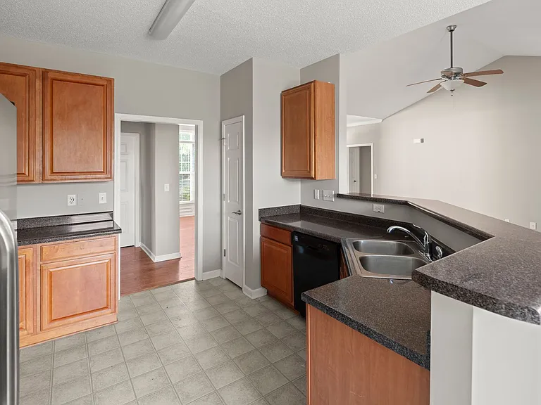 8 Hadley Park Way — Photo 9