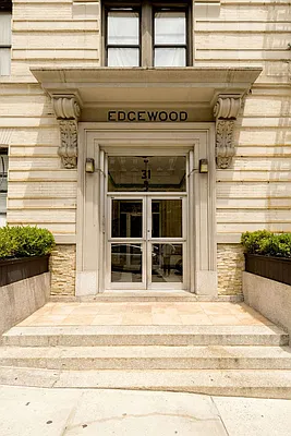 Rented by Town Residential | media 9