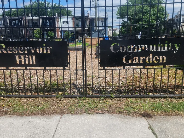 2424 Linden Ave — Photo 14