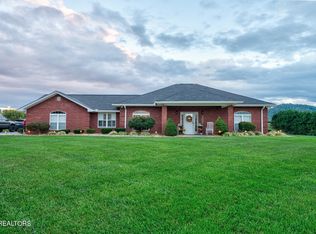 1316 Robert Ridge Rd, Sevierville, TN 37862
