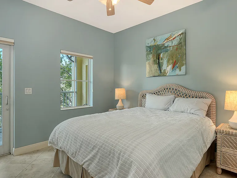 1308 Old Stickney Point Rd #W32 — Photo 37
