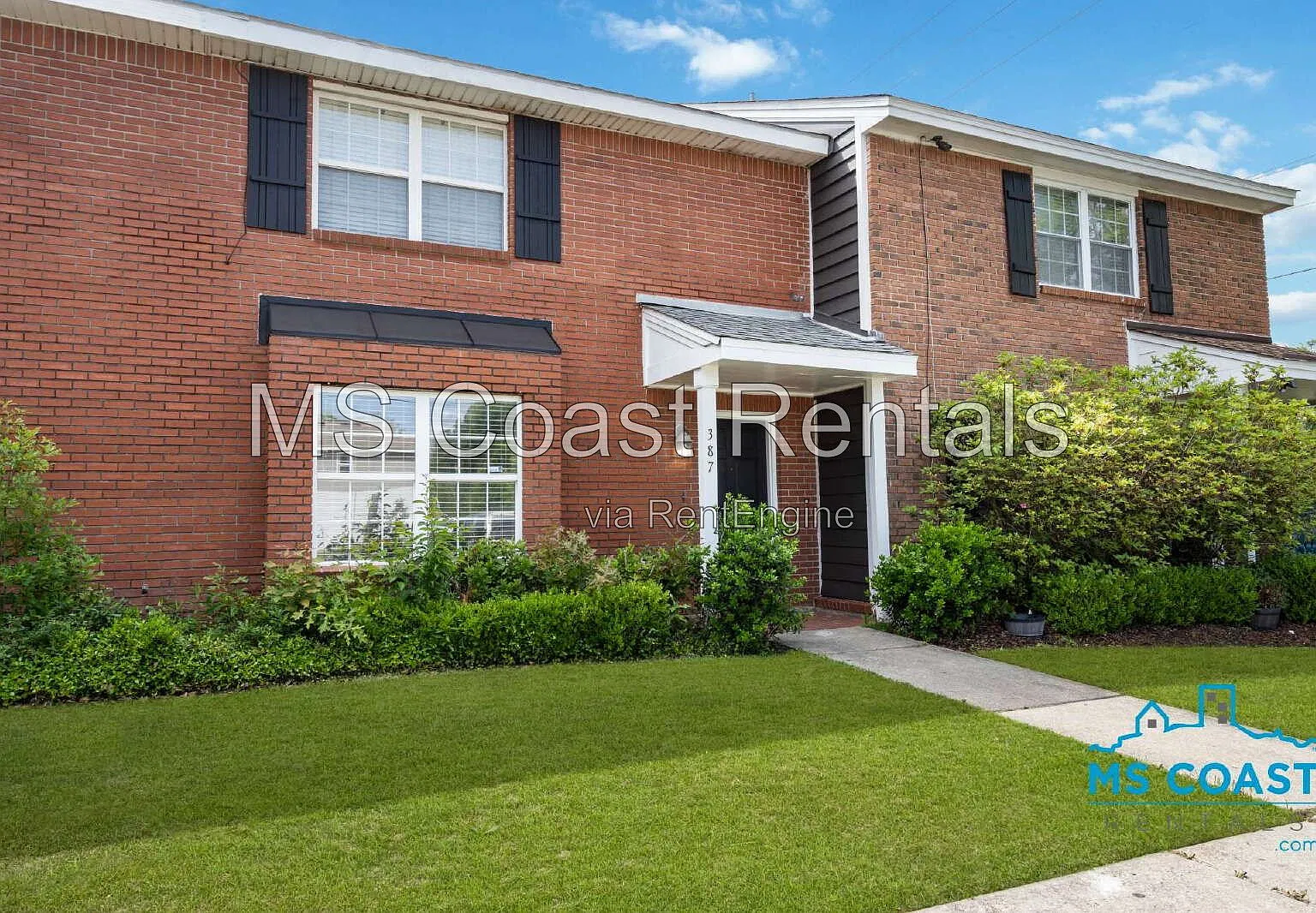 3 bed, 1.5 bath, 1327 sqft, $1,399 — Photo 1