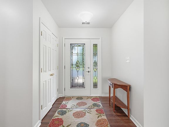 3rd image of 4493 Clifford Rd