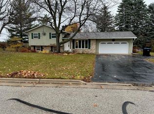1138 Bonnie View Dr, Sturgeon Bay, WI 54235