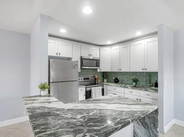 566 Saxony L, Delray Beach, FL 33446