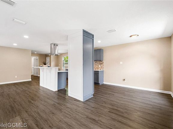 5th image of 6811 Highmont Dr