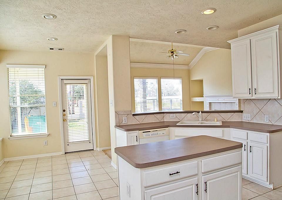 1st image of 19311 Sun River Ln