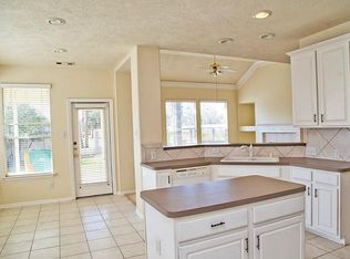 19311 Sun River Ln, Tomball, TX 77377