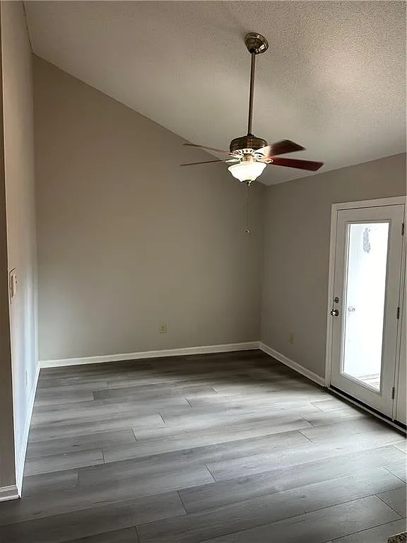 2 bed, 2.5 bath, 1428 sqft, $1,750 — Photo 4