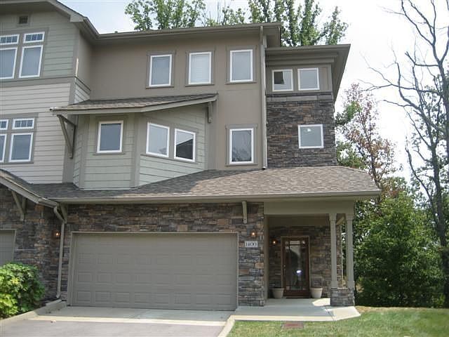 Enjoy Gatlinburg-like views at Eagle Ridge at The Reserve!