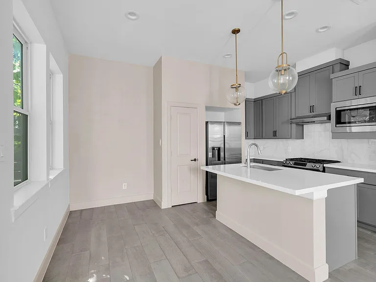 9551 Neuens Rd #B — Photo 6