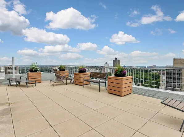 118-17 Union Turnpike image 17 of 25