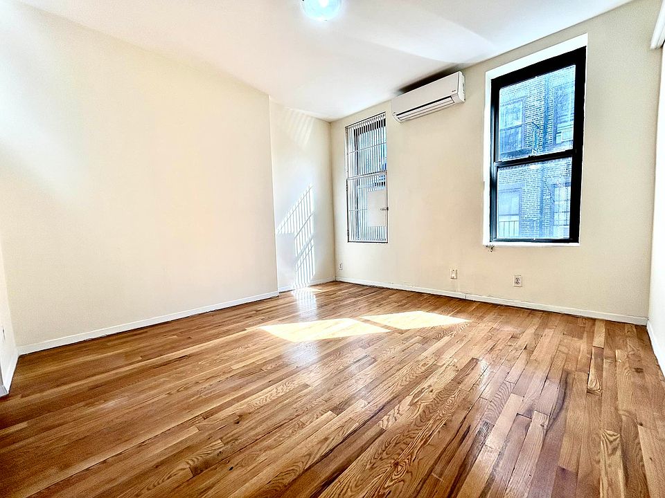 1st image of 136 Orchard St #30