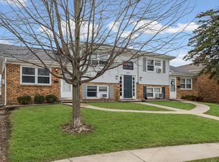 339 Riley Dr APT B4, Bloomington, IL 61701