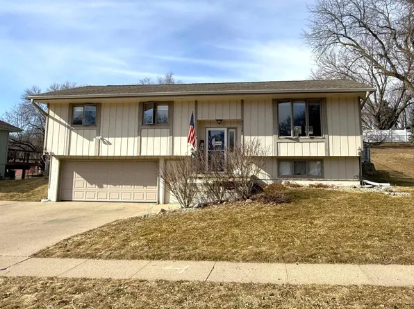 3115 S Olive St, Sioux City, IA 51106