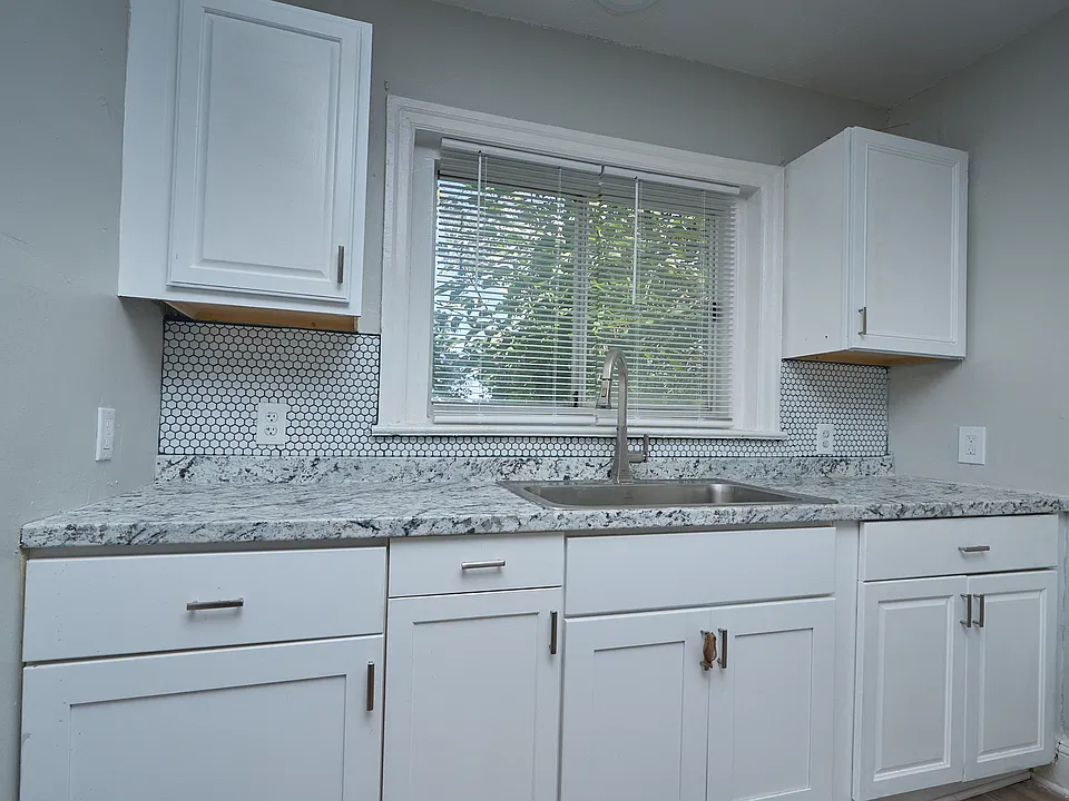 301 Keswick Ave #3