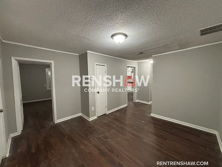 3021 Green Rd — Photo 3