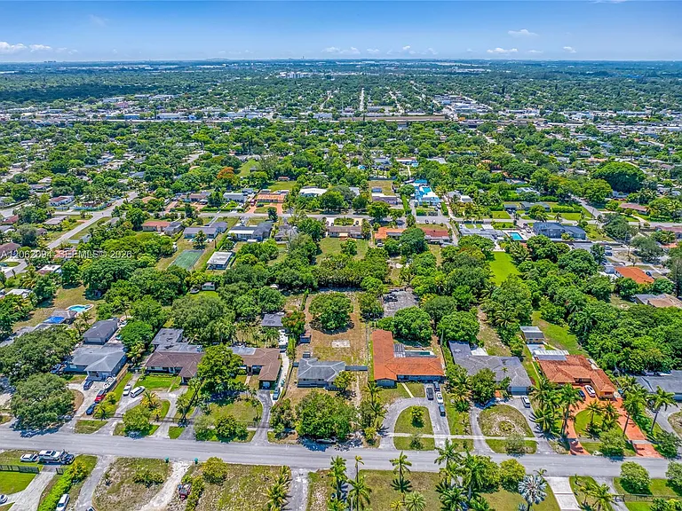 14120 NW 2nd Ave — Photo 45