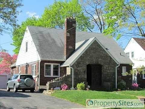 2nd image of 245 Lakeview Ave