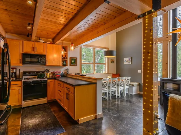 1021 Johnsons Circle, Carrabassett Valley, ME 04947