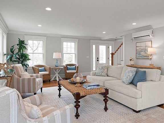 3rd image of 27 Jerdens Ln